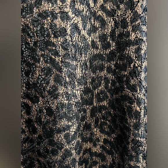 Chico’s JACKET
LEOPARD AND LACE
PATTERN/FASH LS
BLACK/GOLD - Picture 4 of 6